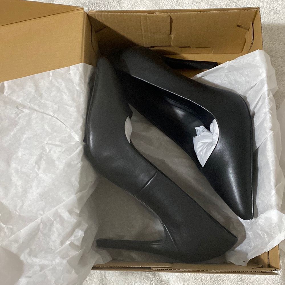 Gisselle Pumps Black SZ 9.5